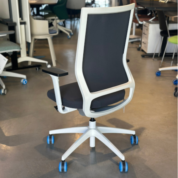 Töötool Sedus “Quarterback” QB-102 valge